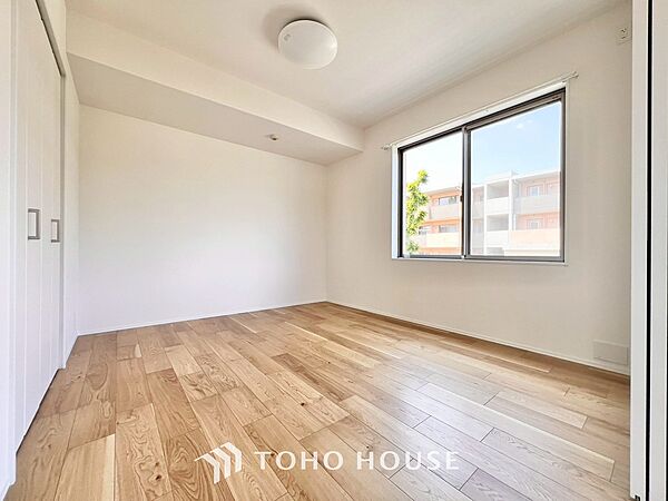お子様の心と身体を見守る子供部屋として、小さな自立心を育むお部屋作りを見越してご覧下さい。