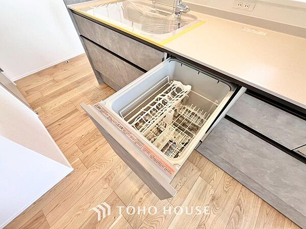 食洗機は家事の時間を短くできることがメリット。ビルトインタイプはキッチンをすっきりとみせてくれます。