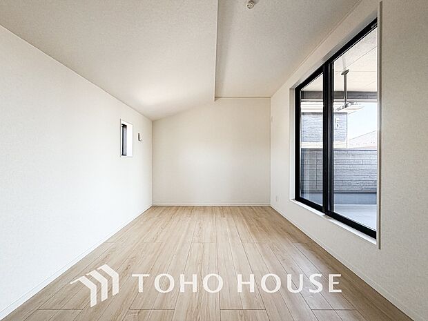 暖色系の照明は、心理的にも落ち着きを得られやすいそうです。