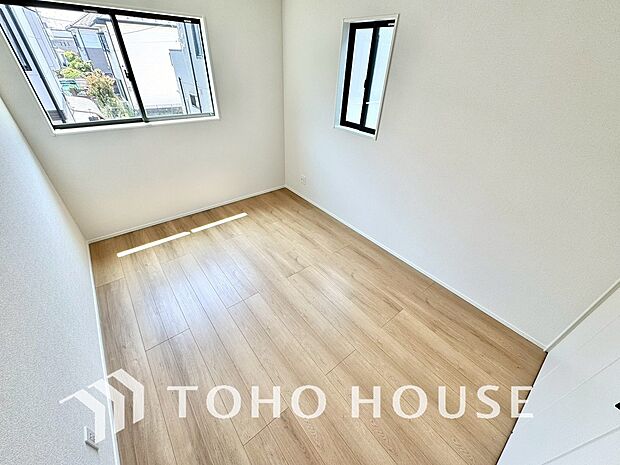 お子様の心と身体を見守る子供部屋として、小さな自立心を育むお部屋作りを見越してご覧下さい。