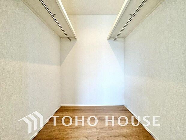たっぷりと荷物を入るよう広々としたウォークインクローゼットを完備、使い勝手の良さを追求しております。。