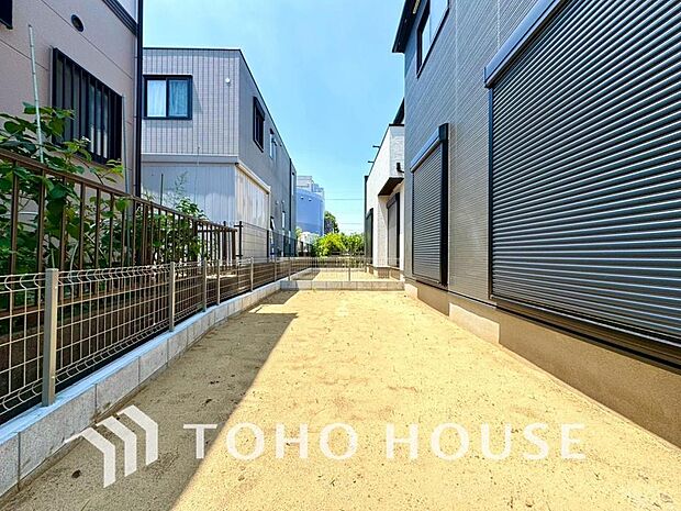 日当たりも良く、家庭菜園や植栽を育てるのに適したお庭はこれからの生活に緑という癒しを与えてくれます。