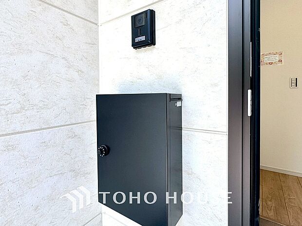 宅配ボックスは、ネットショッピングなどによって増加傾向の小型のお届け物の受け取りにができて便利。