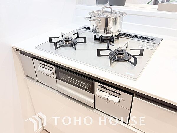 毎日料理をする、料理が好き、家族が多くて量を作る必要がある、等の方々にとっては必須の3口コンロ。