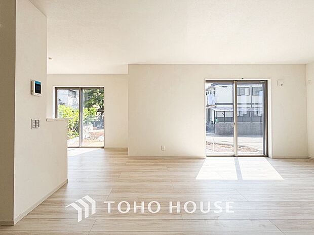 造りこんだ空間演出の妙が生み出す光と質のハーモニーはこの住宅のクオリティの良さを実感させてくれます。