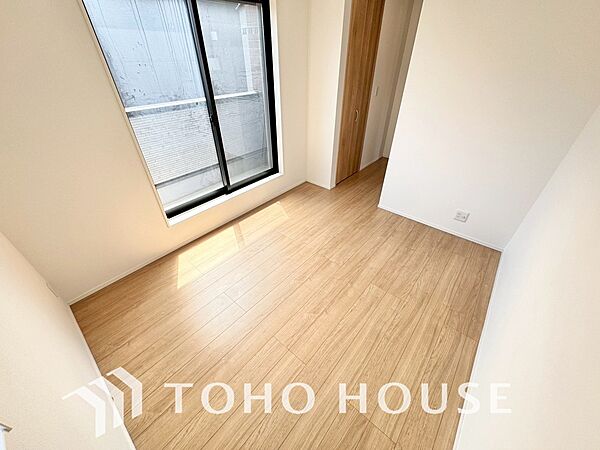 お子様の心と身体を見守る子供部屋として、小さな自立心を育むお部屋作りを見越してご覧下さい。
