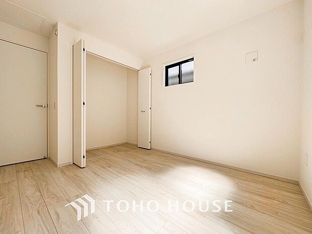 家具の配置がしやすい室内。趣味の部屋としても十分な広さを確保しており、快適にお使いいただけます。
