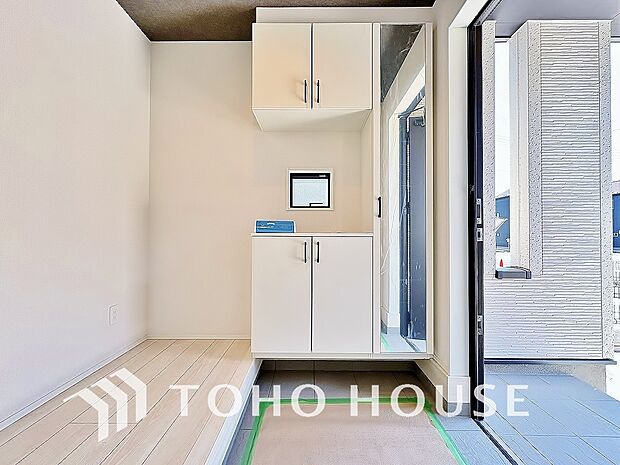 毎日みんなを見送り、そして迎え入れる場所だから。帰りたくなる家をテーマに設計した、自慢の玄関です。