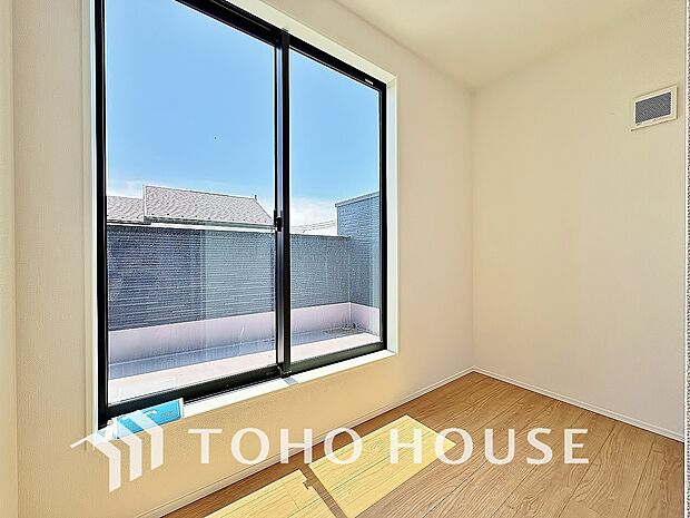 家具の配置がしやすい室内。趣味の部屋としても十分な広さを確保しており、快適にお使いいただけます。