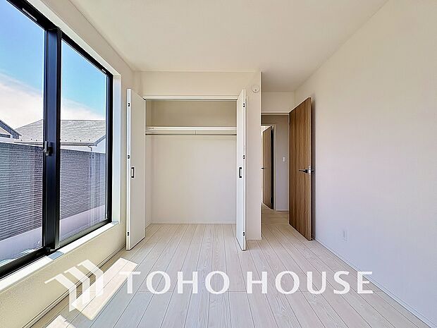 家具の配置がしやすい室内。趣味の部屋としても十分な広さを確保しており、快適にお使いいただけます。