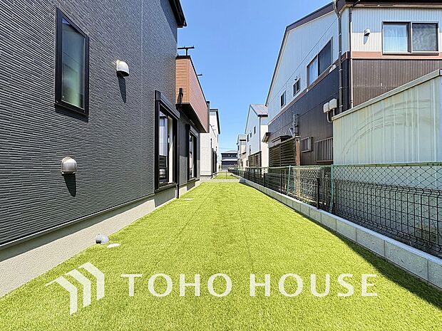日当たりも良く、家庭菜園や植栽を育てるのに適したお庭はこれからの生活に緑という癒しを与えてくれます。
