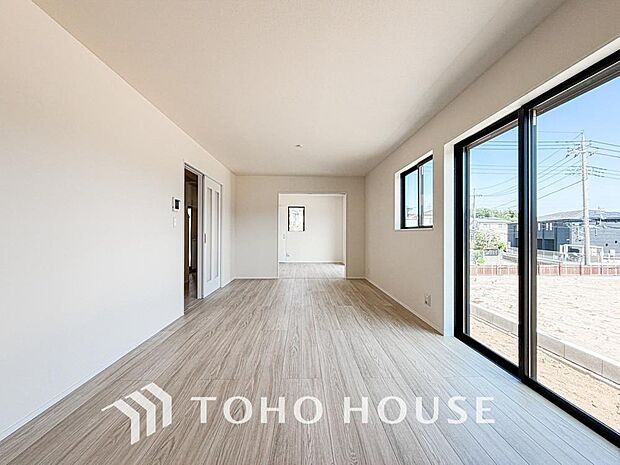 造りこんだ空間演出の妙が生み出す光と質のハーモニーはこの住宅のクオリティの良さを実感させてくれます。