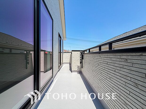 太陽に愛された邸は、陽当り、通風に優れた魅力的で快適さを追求した邸宅です。