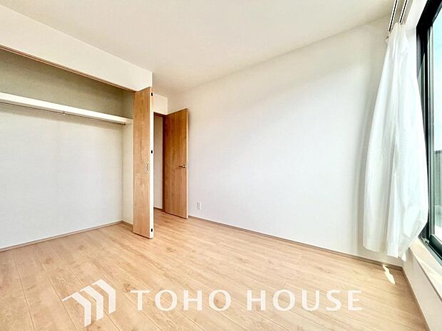 一日の疲れを癒やしてくれる主寝室。時を忘れて過ごす場所として過ごせるお部屋。