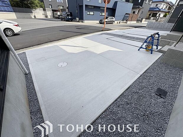 家のすぐ前に駐車場があるため、出入庫がスムーズで時間を気にせず快適にご利用いただけます。