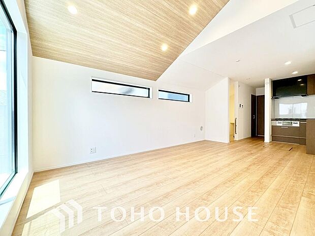 造りこんだ空間演出の妙が生み出す光と質のハーモニーはこの住宅のクオリティの良さを実感させてくれます。