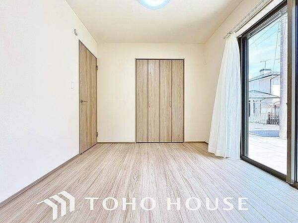 お子様の心と身体を見守る子供部屋として、小さな自立心を育むお部屋作りを見越してご覧下さい。