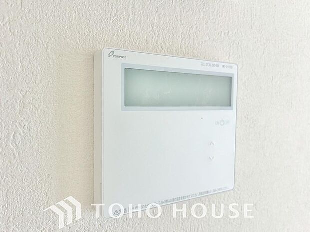 通気性や快適性を重視したリビングには、空気を汚さずに室内を快適な温度に保つ床暖房を完備しております。