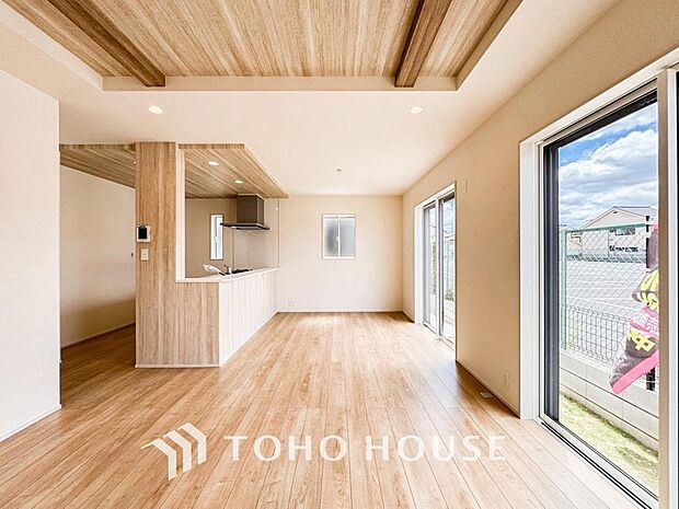 造りこんだ空間演出の妙が生み出す光と質のハーモニーはこの住宅のクオリティの良さを実感させてくれます。