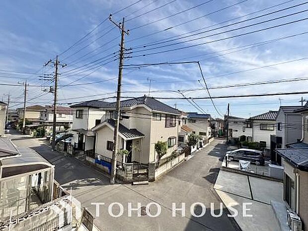 その豊かな眺望にふさわしい空間には、通風・採光にも優れ、心地よい光と風があふれています。