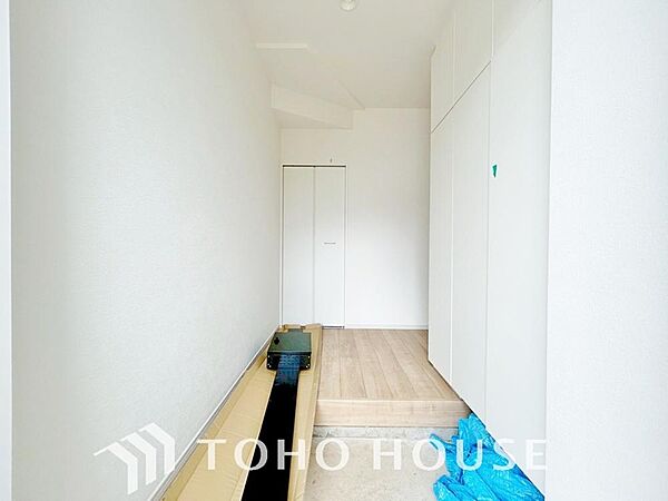 毎日みんなを見送り、そして迎え入れる場所だから。帰りたくなる家をテーマに設計した、自慢の玄関です。