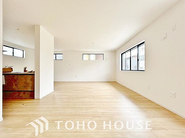 家族皆が集まる場所だからこそ、一番明るく使い勝手のいい空間に仕上げております。