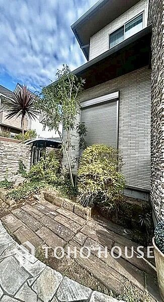 ここに住まう方々へ余すこと無く太陽の恵みを届けられるように計画・設計されております。