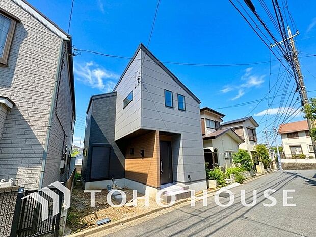 新築戸建でなければ体感できないひとときをご体感頂けるはずです。是非一度、現地でお確かめ頂きたいです。真新しい住まいが放つ独特の心地よさや、写真では伝わりきらない圧倒的な開放感を五感で体感してください。