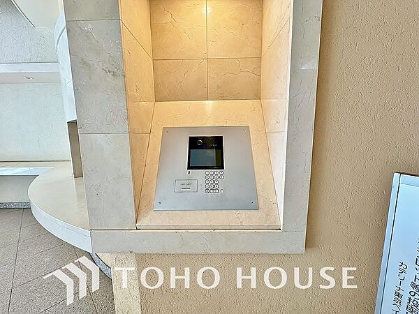 安心してお住まい頂くため、オートロックシステムを採用したのセキュリティです。不審者の侵入を防ぎ、プライバシーと家族の安全をしっかりと守ります。心から寛げる強固な安心構造をぜひ現地でお確かめ下さい。