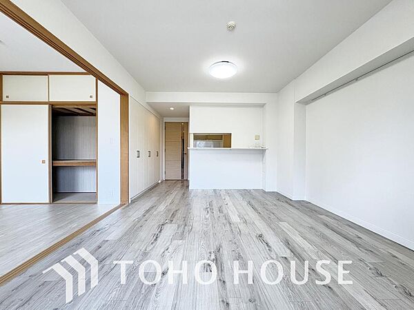 造りこんだ空間演出の妙が生み出す光と質のハーモニーはこの住宅のクオリティの良さを実感させてくれます。