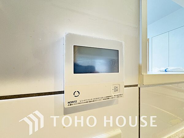 スイッチ1つで一定量の湯を浴槽に張ったり、保温や追い焚きをすることができる機能は何かと便利。