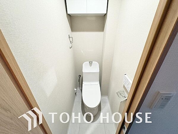 清潔な空間であって頂けますように、目に留まるだけではなく、汚れをふき取り易いフロアと壁紙をチョイス。