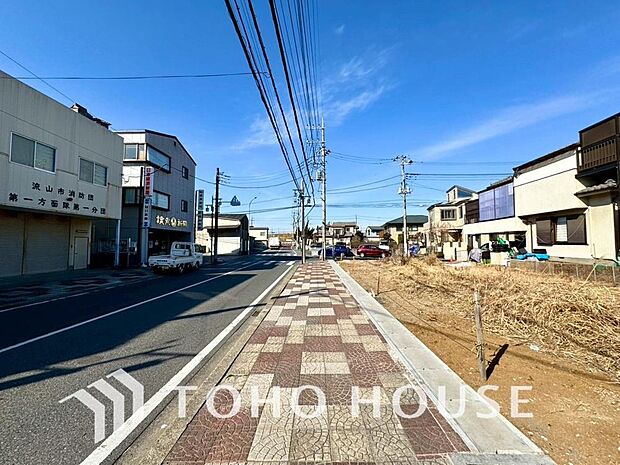 ただ「　住む　」だけじゃない。　気持ち良く住んで欲しい気持ちをこめて・・・。　お家の事、街の事、お金の事、　何でも相談して下さい。