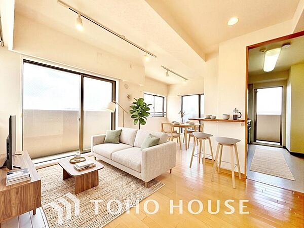 造りこんだ空間演出の妙が生み出す光と質のハーモニーはこの住宅のクオリティの良さを実感させてくれます。