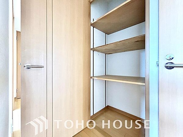 お子様のおもちゃやゴルフバック等、大きなお荷物をお持ちの方や、お荷物が多い方でも安心のスペースです。