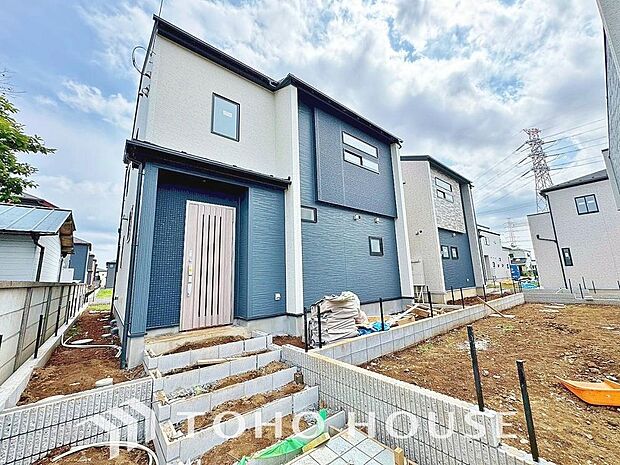 住まいの本質から住み心地と安全性を徹底追求。機能的な動線や豊富な収納、独立性の高い部屋配置など日々の快適さに配慮しました。家族が安心して長く健やかに暮らせる、確かな安心感と心地よさを備えた住まいです。