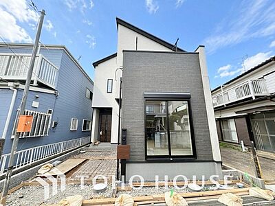外観:物件の陽当りや通風、周辺環境や街並みなど、資料には掲載していない情報をぜひ現地でご確認ください。実際に暮らす目線で歩くことで、周辺の音や時間帯による光の変化など、五感で納得のいく住まい選びが行えます。 外観:物件の陽当りや通風、周辺環境や街並みなど、資料には掲載していない情報をぜひ現地でご確認ください。実際に暮らす目線で歩くことで、周辺の音や時間帯による光の変化など、五感で納得のいく住まい選びが行えます。