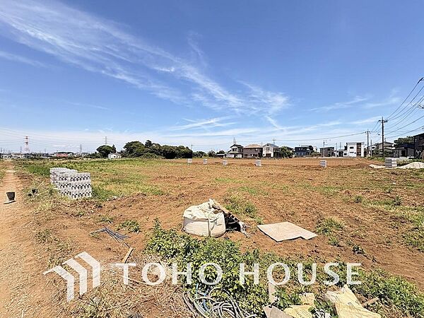 忙しく過ぎゆく日常を置き去るほど、ゆったりした時間が流れる住環境です。「快適」は「家」と「街」と「環境」が調和した時に訪れるのだと改めて感じさせてくれます。