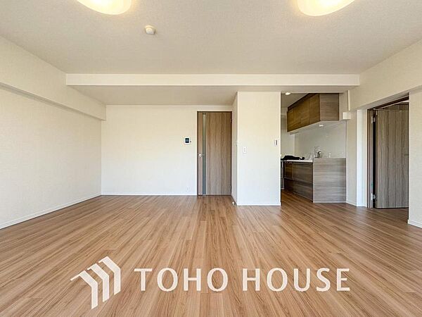 造りこんだ空間演出の妙が生み出す光と質のハーモニーはこの住宅のクオリティの良さを実感させてくれます。