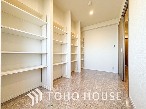 たっぷりと荷物が入るよう、ウォークインクローゼットを完備いたしました。