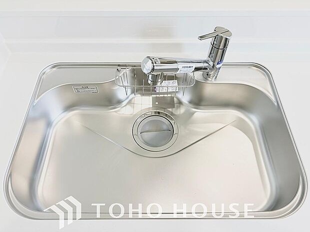 ワンタッチで浄水と原水を切り替えできる浄水器一体型水栓は水道水に含まれる有害物質を除去してくれます。