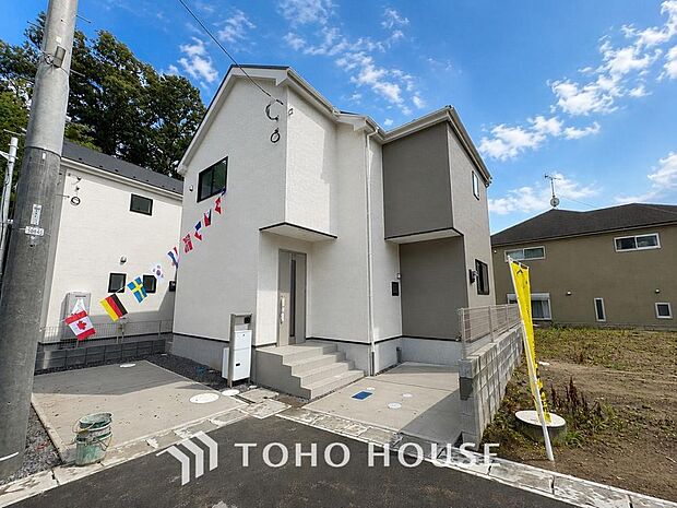 新築戸建でなければ体感できないひとときをご体感頂けるはずです。是非一度、現地でお確かめ頂きたいです。真新しい住まいが放つ独特の心地よさや、写真では伝わりきらない圧倒的な開放感を五感で体感してください。