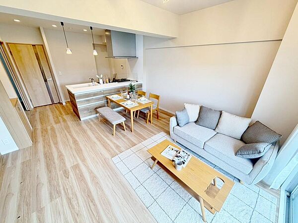 作り手の「気持ちの良いリビングでお過ごししていただきたい」という思いを感じさせます。
