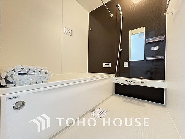 心地よいバスタイムを演出する浴室はゆとりあるサイズを採用。