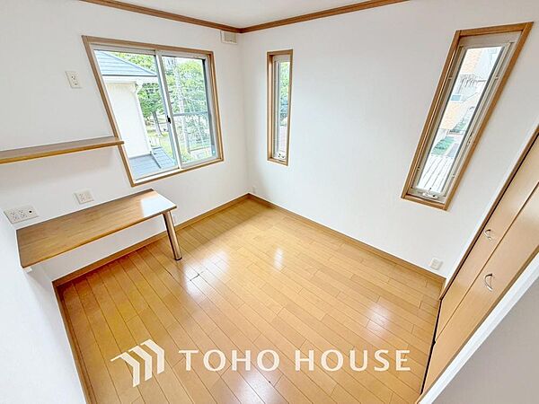 一日の疲れを癒やしてくれる主寝室。時を忘れて過ごす場所として過ごせるお部屋。