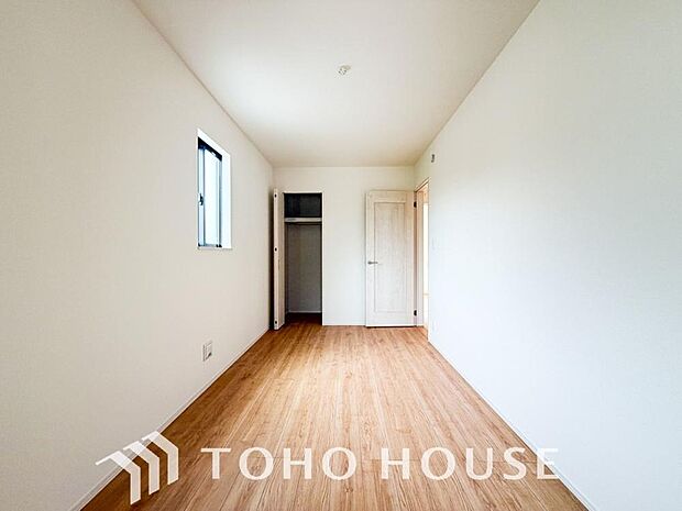 一日の疲れを癒やしてくれる主寝室。時を忘れて過ごす場所として過ごせるお部屋。