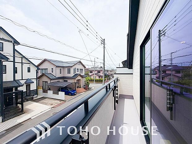 太陽に愛された邸は、陽当り、通風に優れた魅力的で快適さを追求した邸宅です。