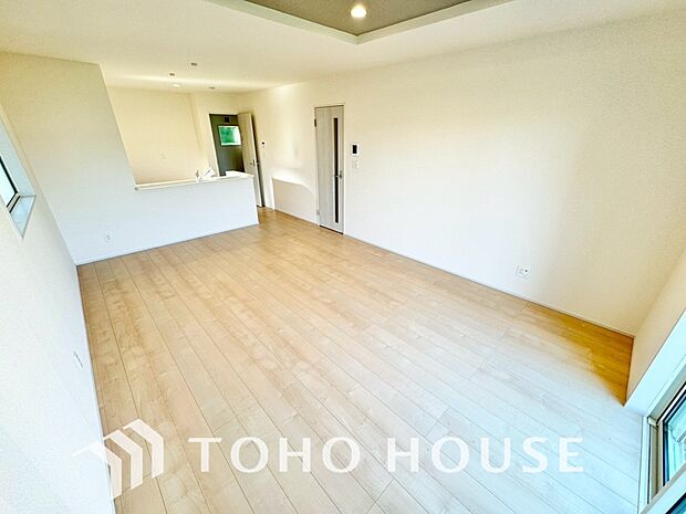 造りこんだ空間演出の妙が生み出す光と質のハーモニーはこの住宅のクオリティの良さを実感させてくれます。