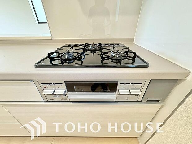 毎日料理をする、料理が好き、家族が多くて量を作る必要がある、等の方々にとっては必須の3口コンロ。