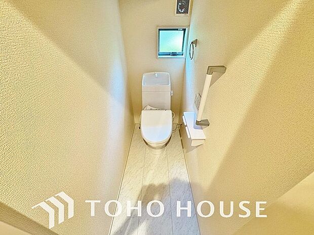 清潔な空間であって頂けますように、目に留まるだけではなく汚れをふき取り易いフロアと壁紙をチョイス。